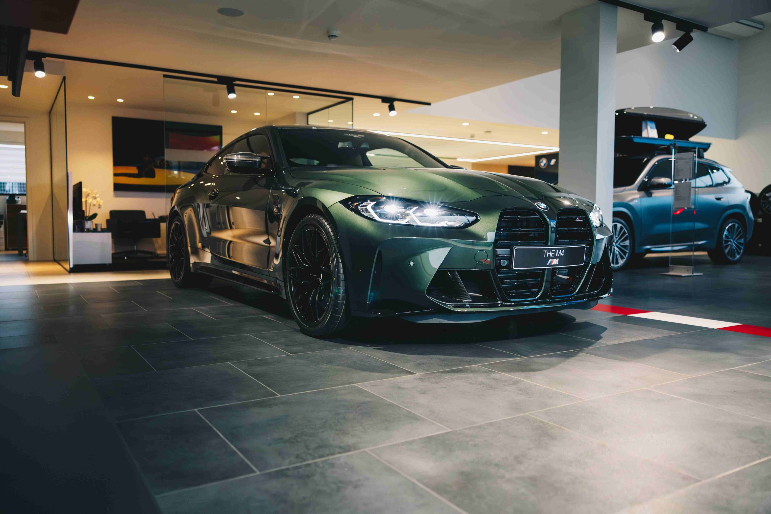 Dubai Luxury Car Rental Prices: Maximizing Value for Business Travelers